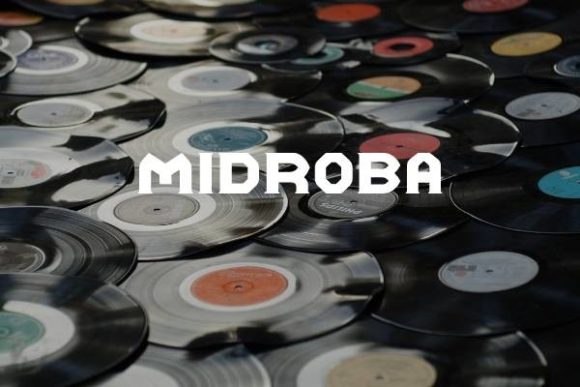 Midroba: A Bold Serif for Editorial Design